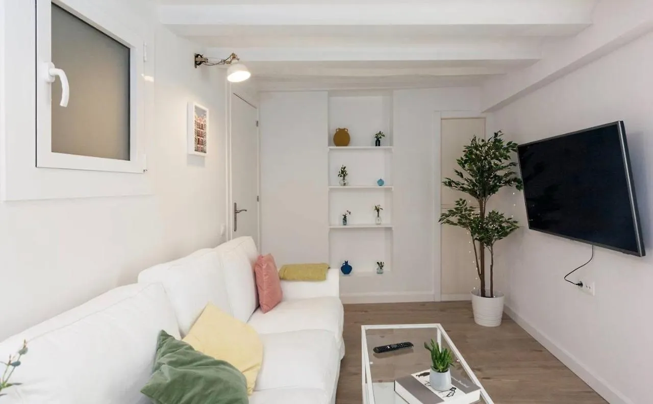 Modern&Comfy Apartment Close to Ramblas Barcelona 0*,  España